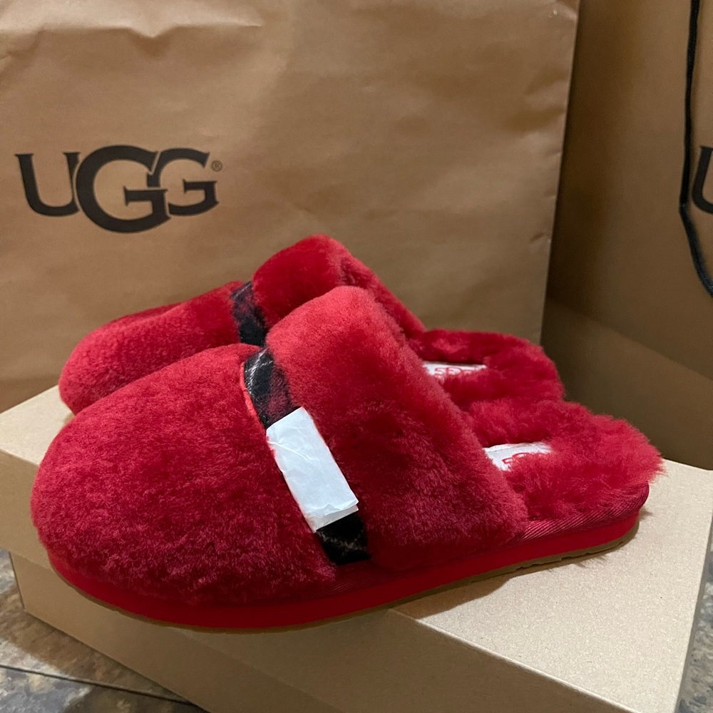UGG W DALLA PLAID VARIOUS SIZES